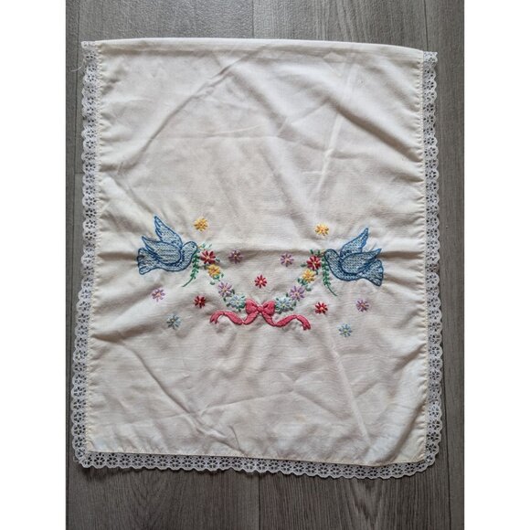 Vintage Embroidered Table Runner With Blue Doves & Pink Bows Lace Trimmed 40" x - Picture 1 of 5